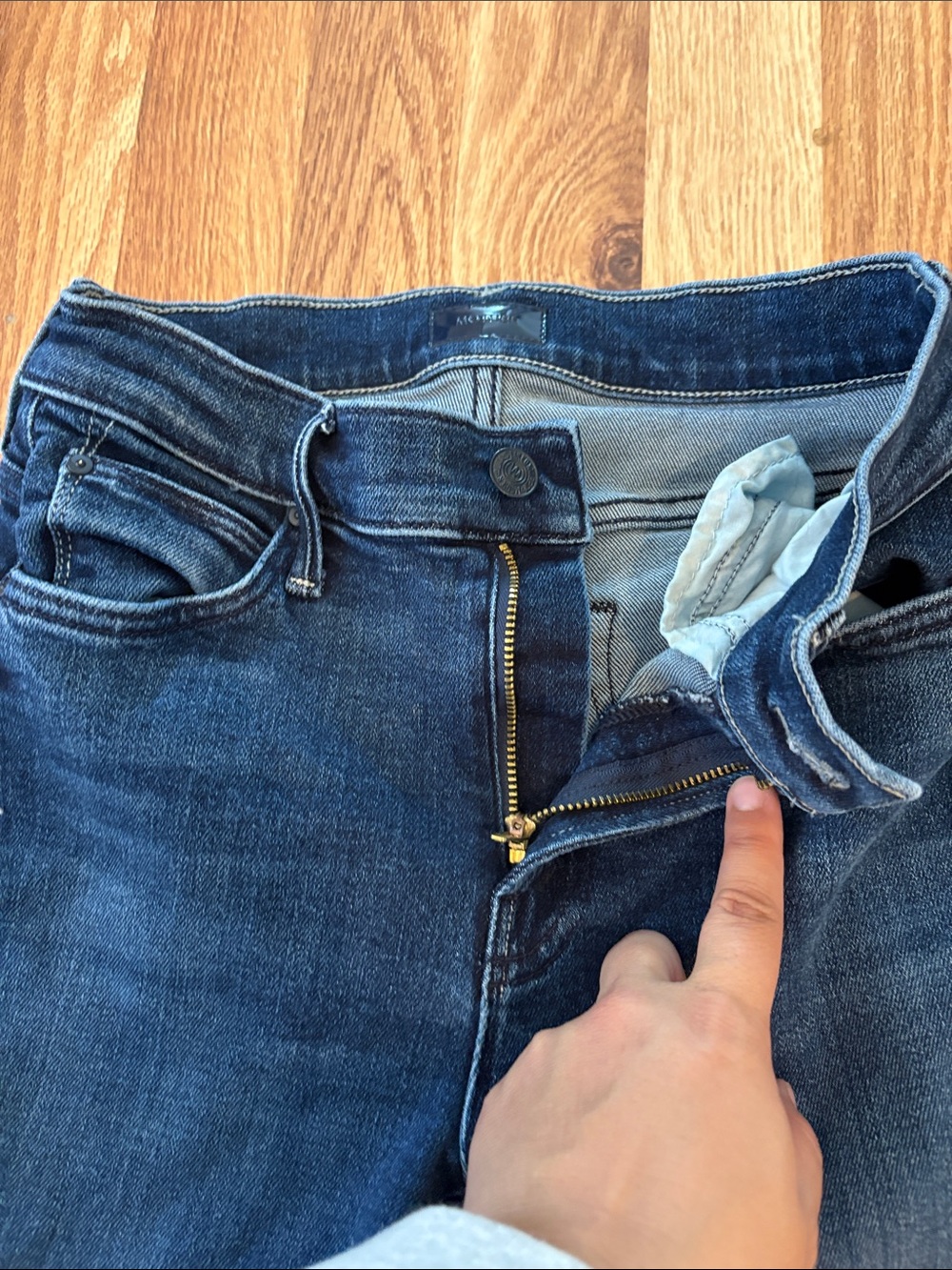 Mother The Rascal Skimp Jeans - Picture 3 of 9